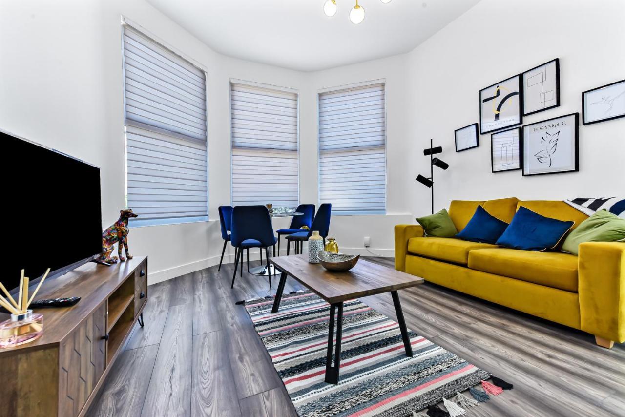 Comfy And Contemporary One Bedroom Flat Londres