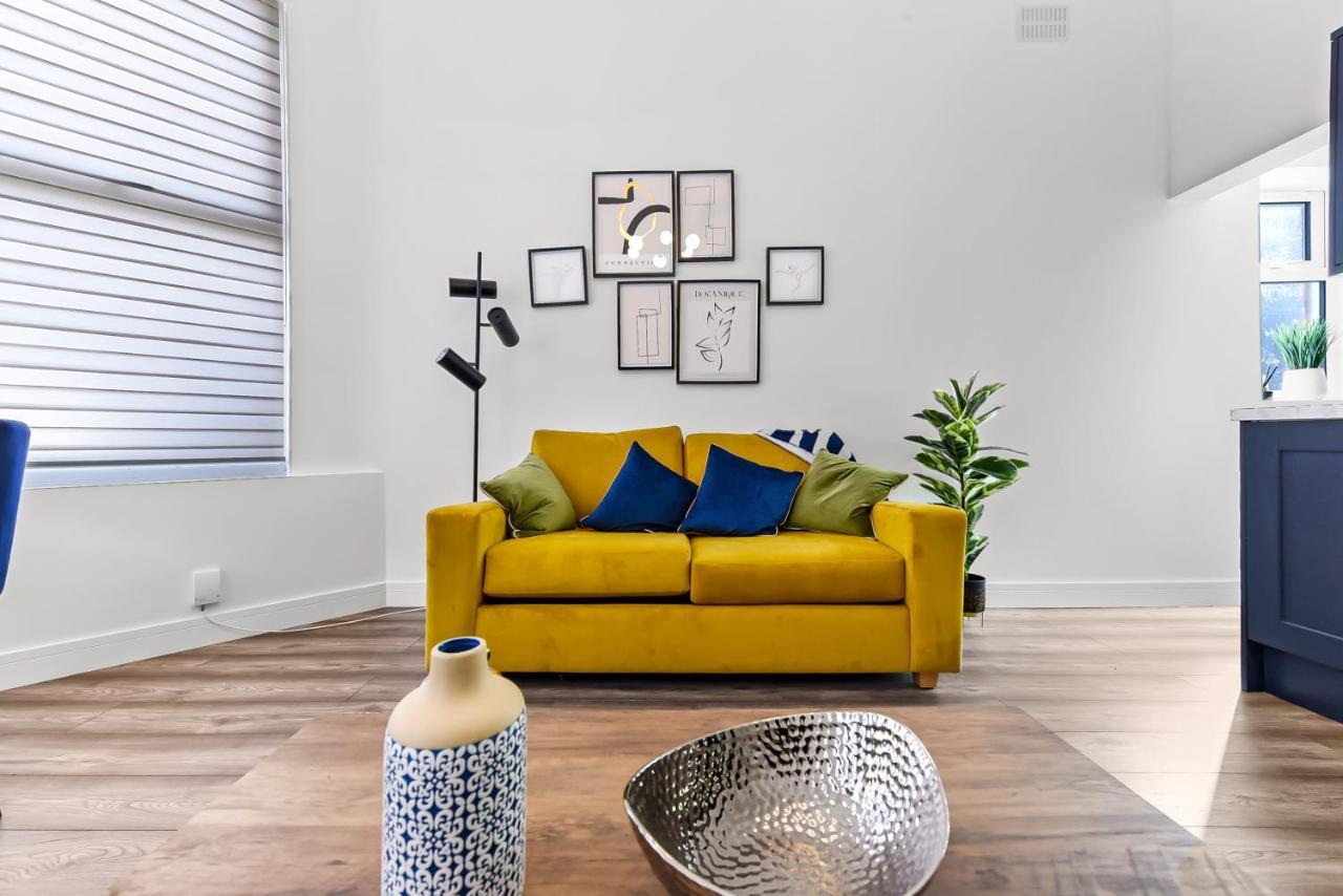 Comfy And Contemporary One Bedroom Flat Londres